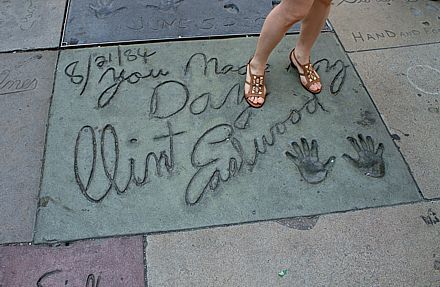Hand- en voetafdrukken bij het Chinese Theatre.